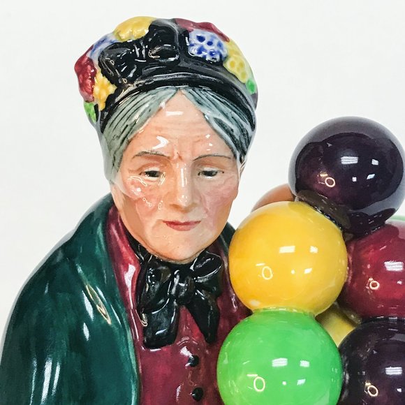 Royal Doulton 1929-1998 "The Old Balloon Seller" Figurine, HN1315 - Picture 8 of 10
